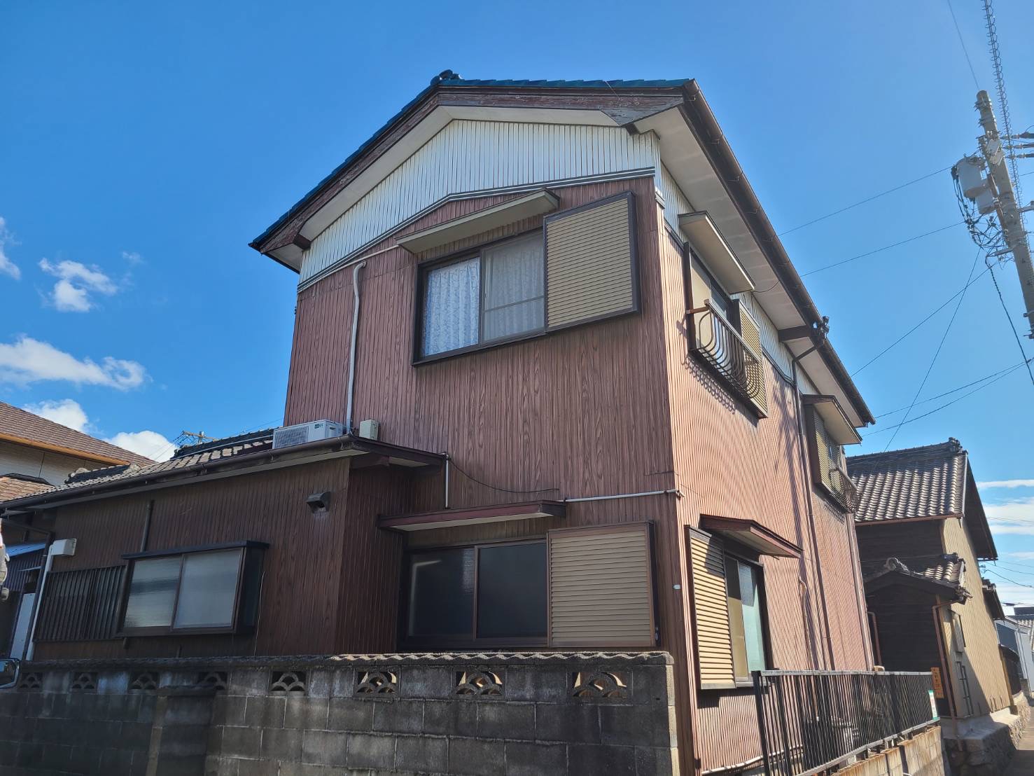 西尾市平坂町　貸家